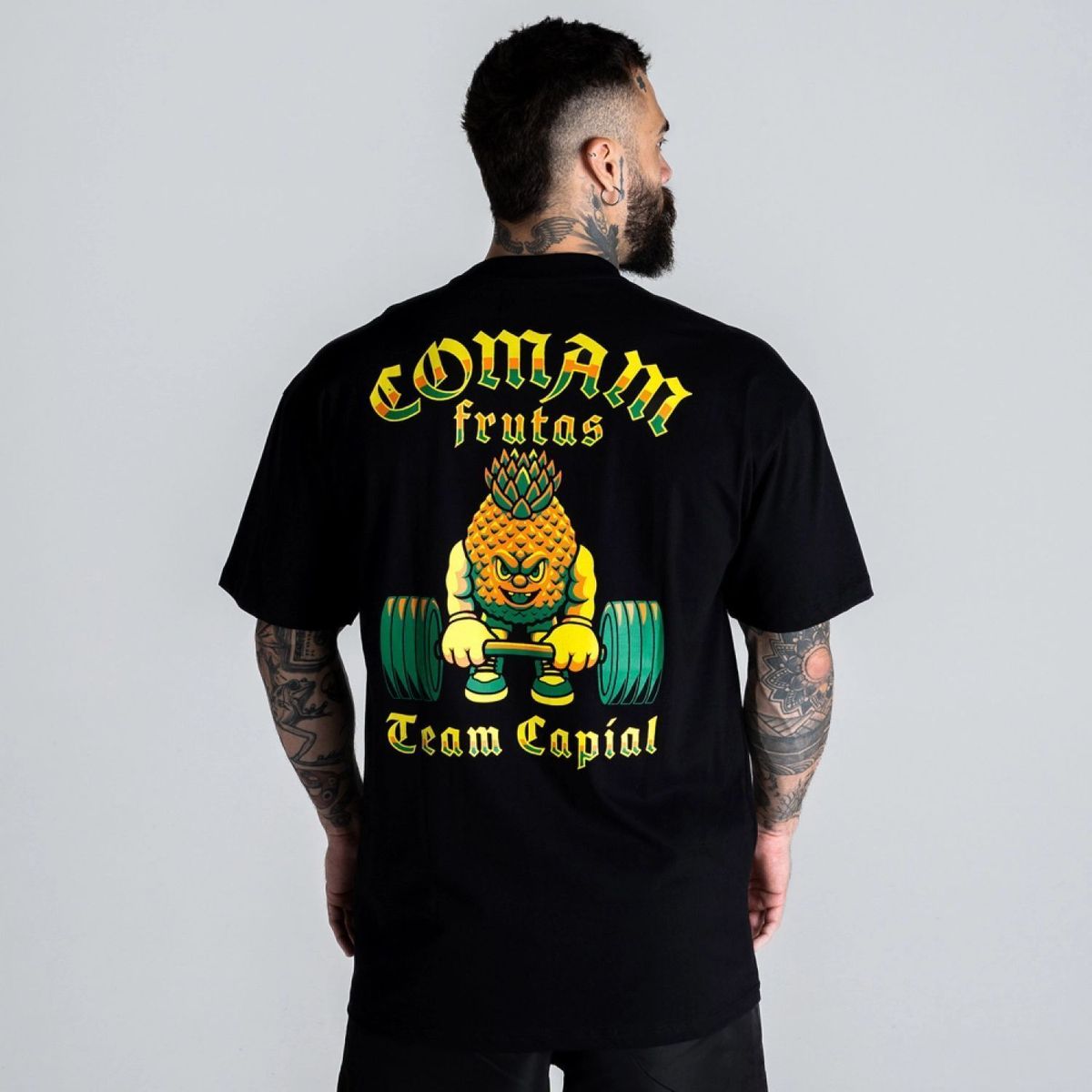 Camiseta Oversized Comam Frutas Abacaxi Preta
