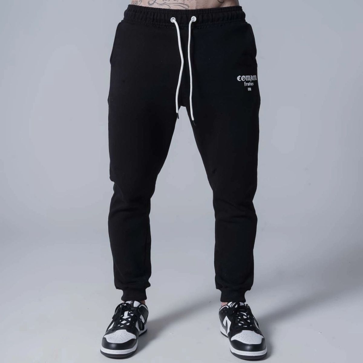 Calça Moletom Larga Comam Frutas Logo Mith Preto