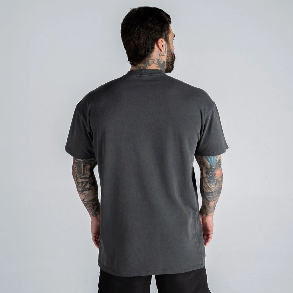 Camiseta Oversized Mith Nation Iridescent Estonada Chumbo