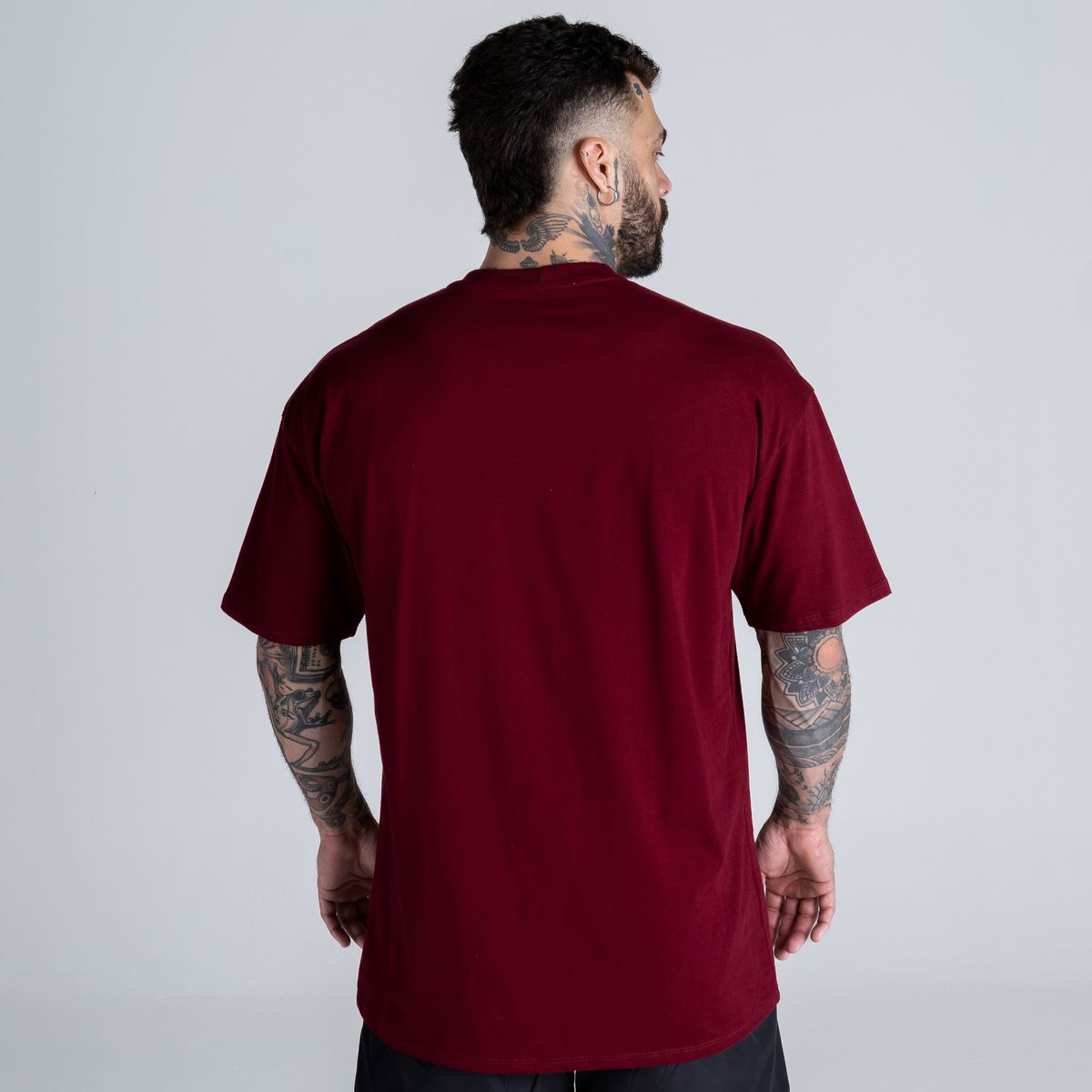 Camiseta Oversized Mith Nation Adornment Bordô