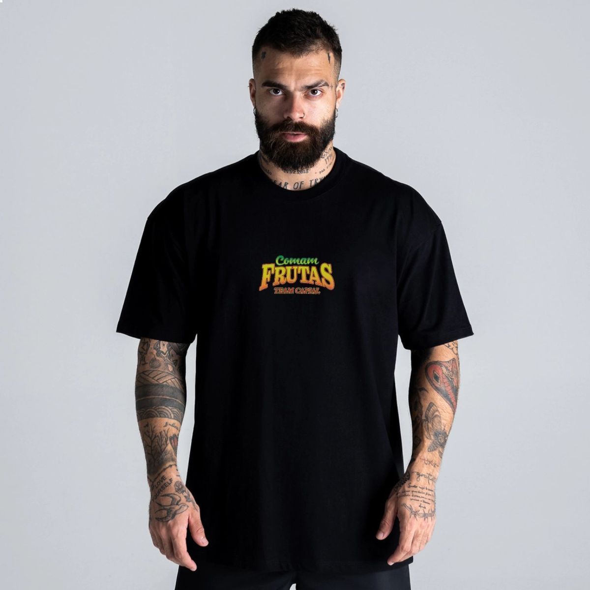 Camiseta Oversized Comam Frutas Preto