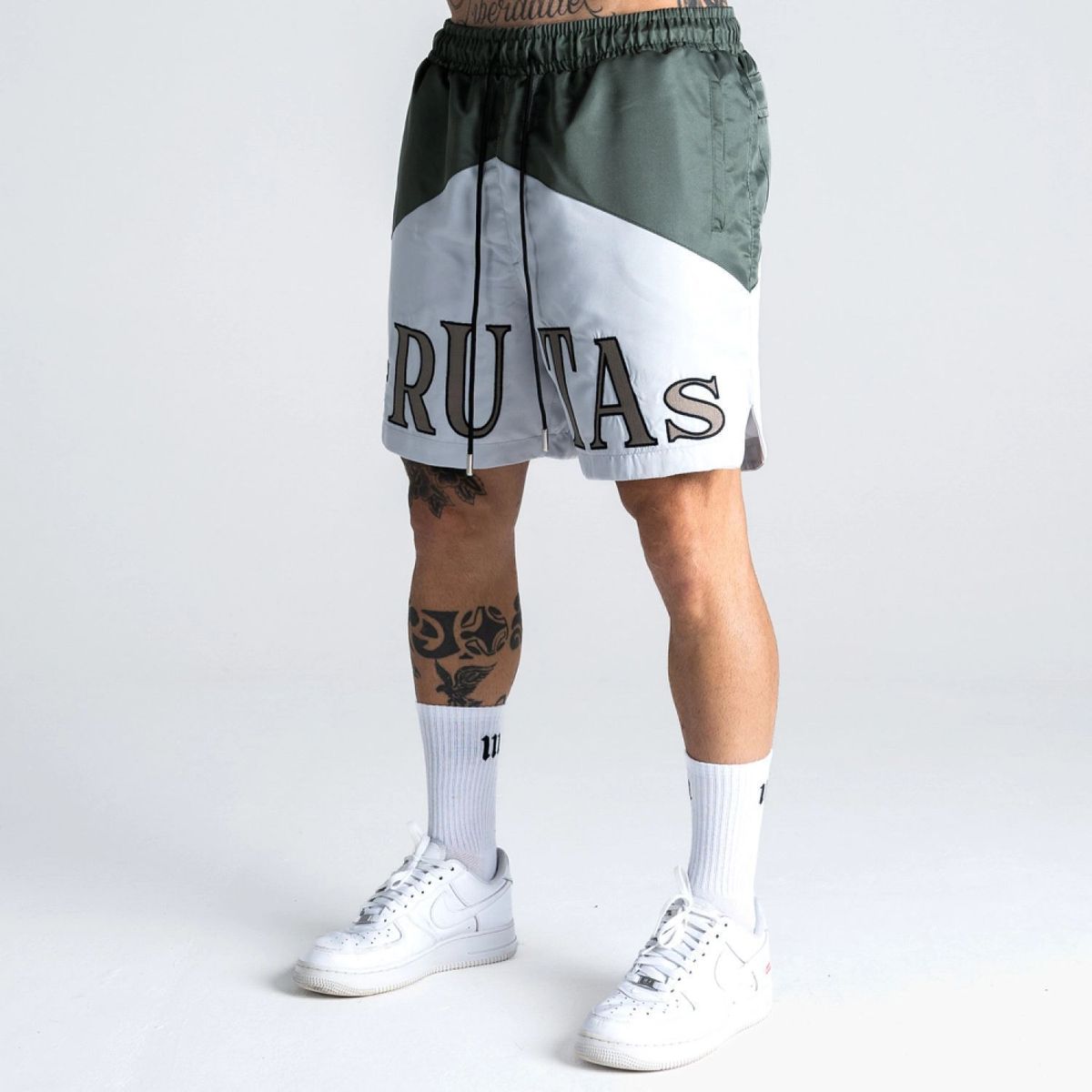 Shorts de Tactel Forrado Comam Frutas Verde