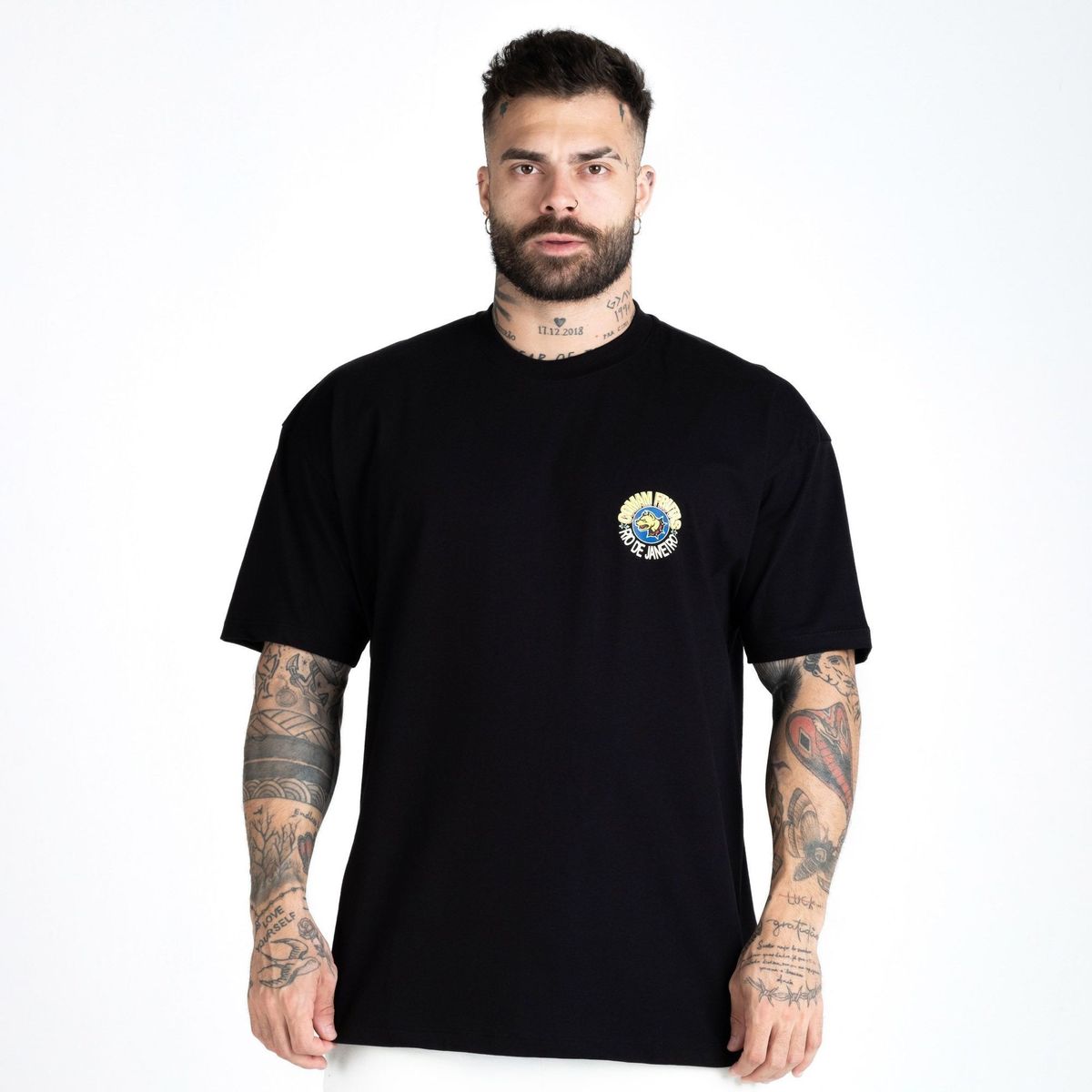 Camiseta Oversized Comam Frutas Bulldog Preto