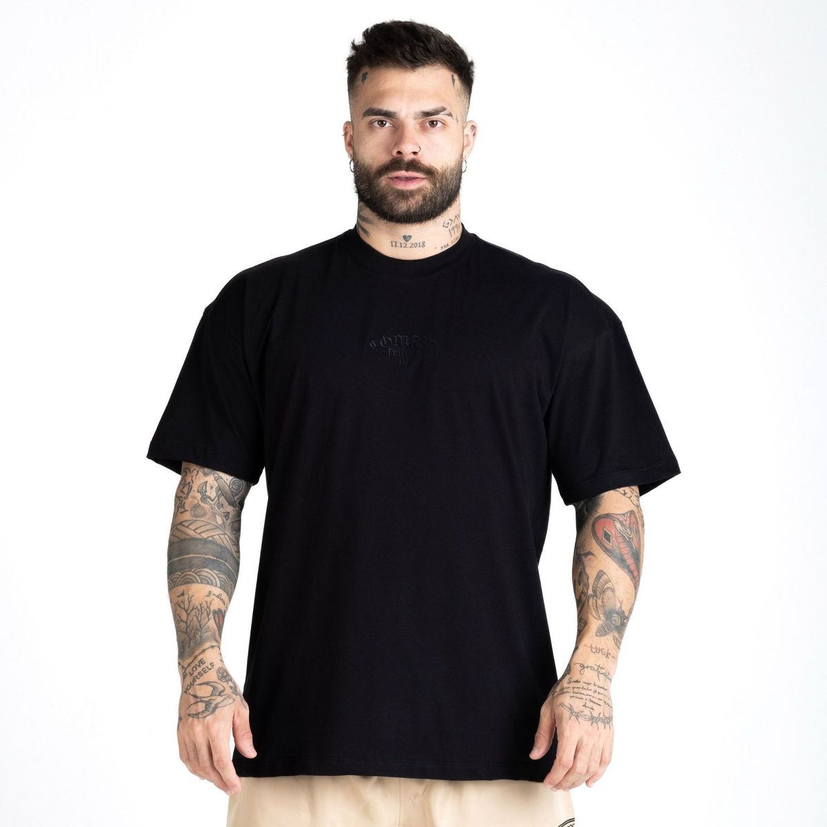 Camiseta Oversized Comam Frutas Logo Preto