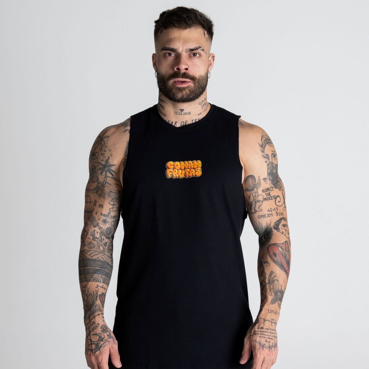Regata Cut Off Comam Frutas Preto
