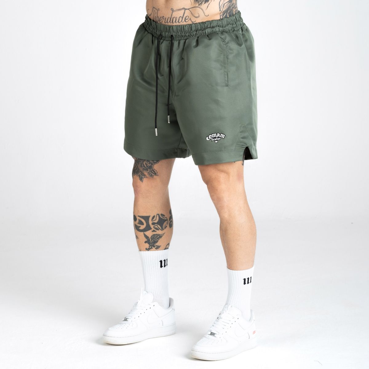 Shorts De Tactel Forrado Comam Frutas Logo Verde
