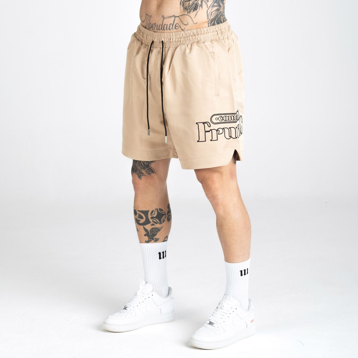 Shorts de Tactel Forrado Comam Frutas Special Logo Bege
