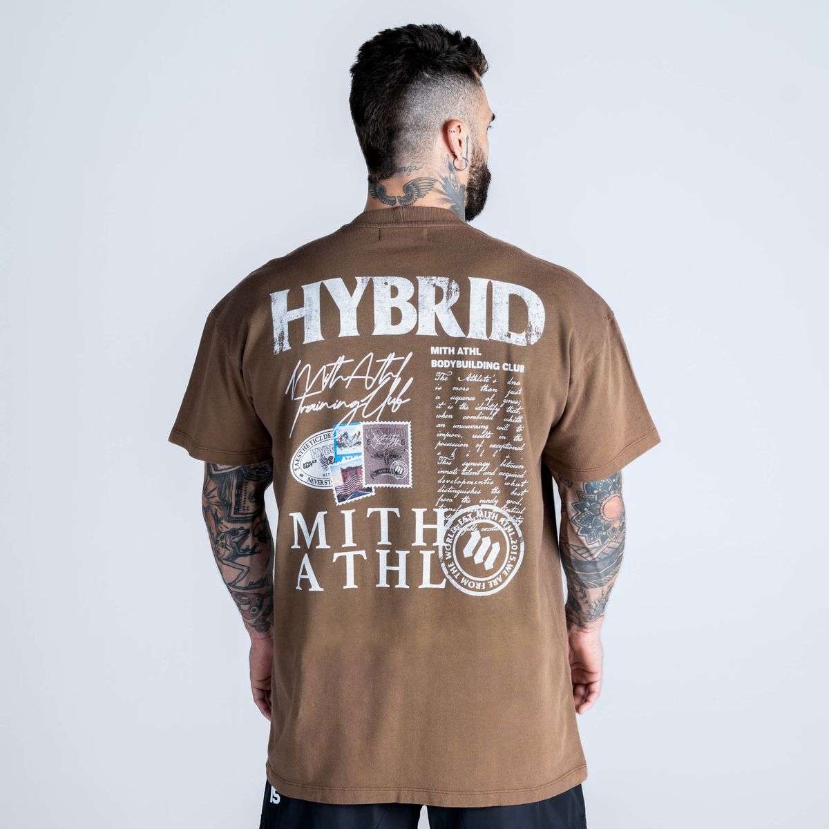 Camiseta Oversized Estonada Mith Athl Stamps Marrom