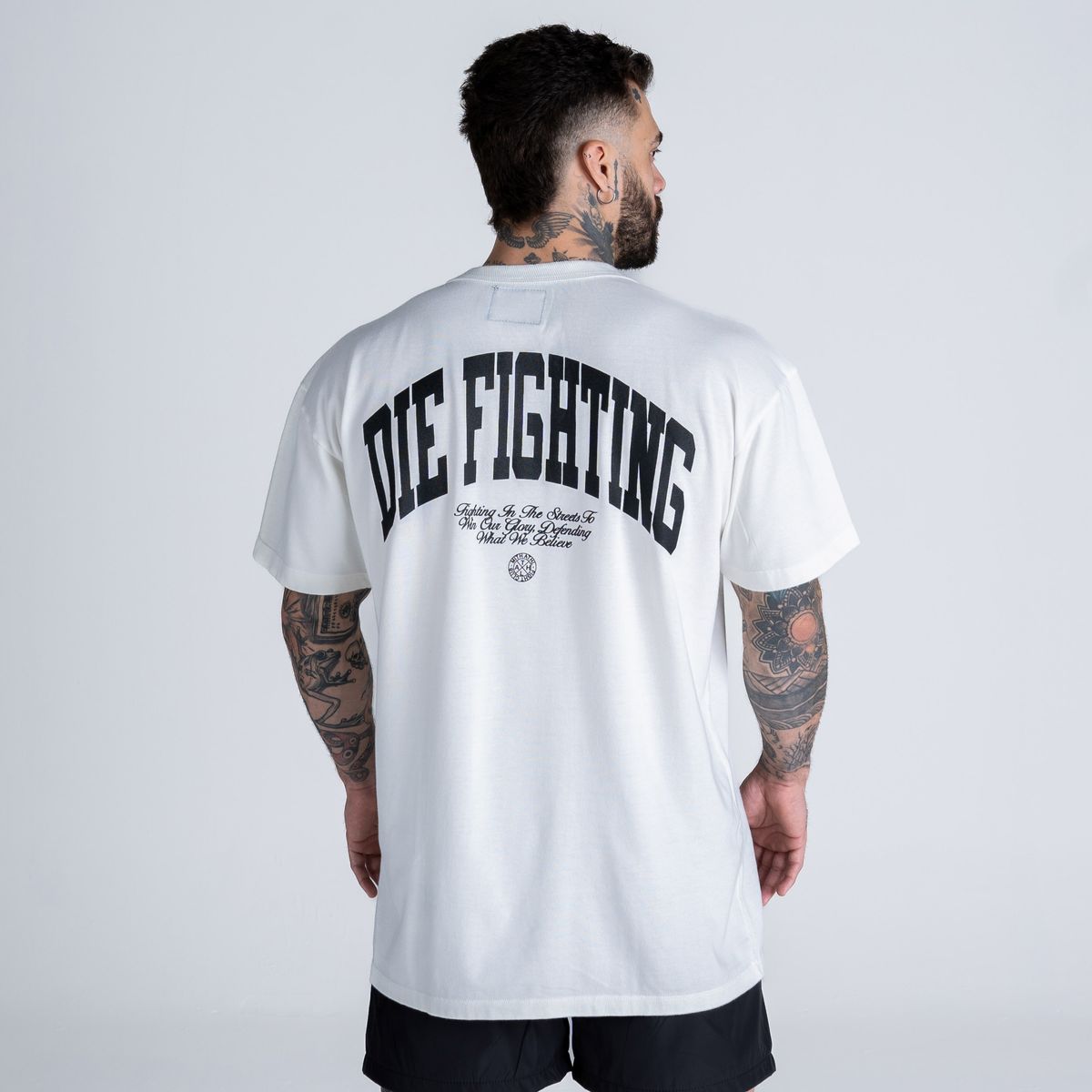 Camiseta Oversized Estonada Mith Athl Die Fighting Off White