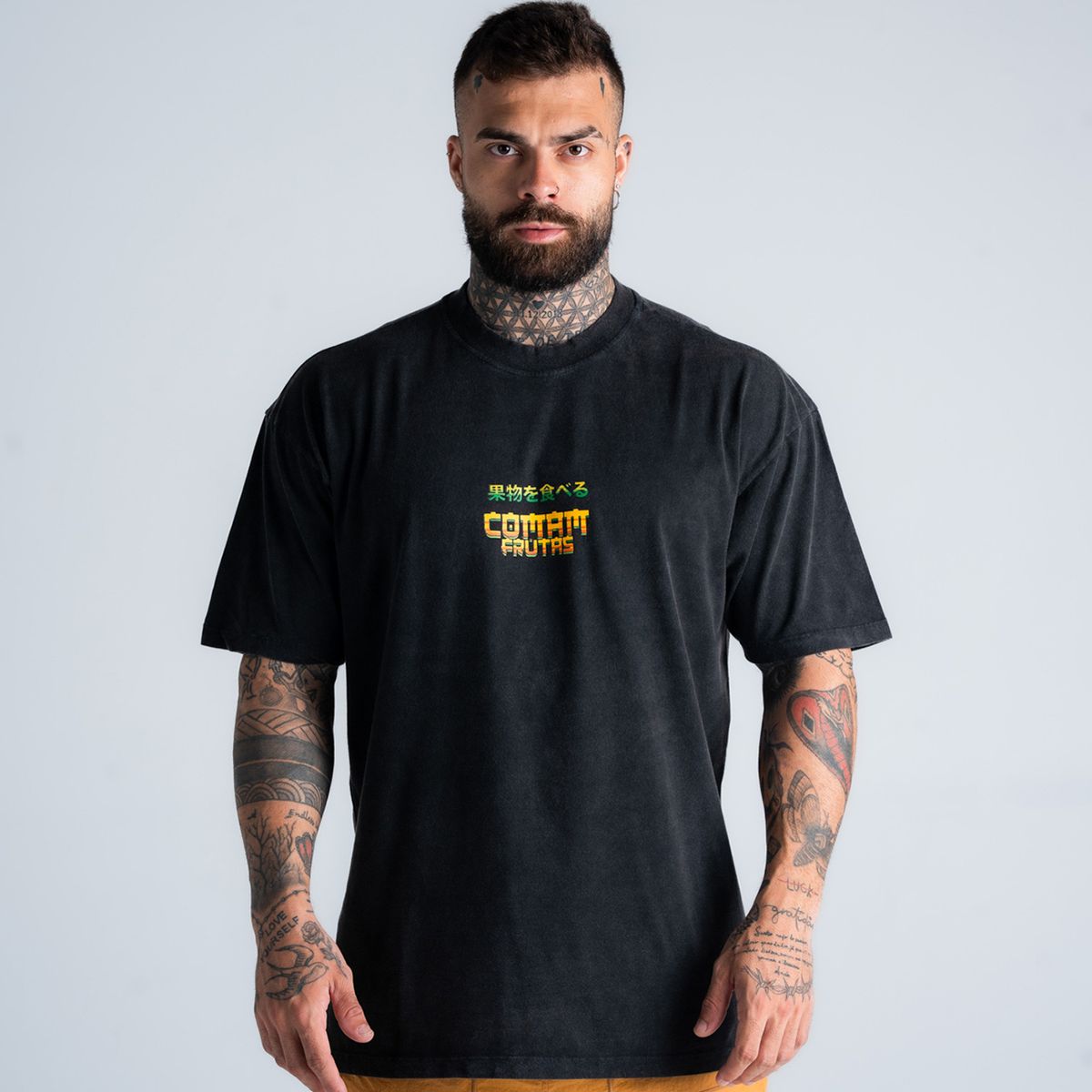 Camiseta Oversized Comam Estonada Frutas Dragao Preto