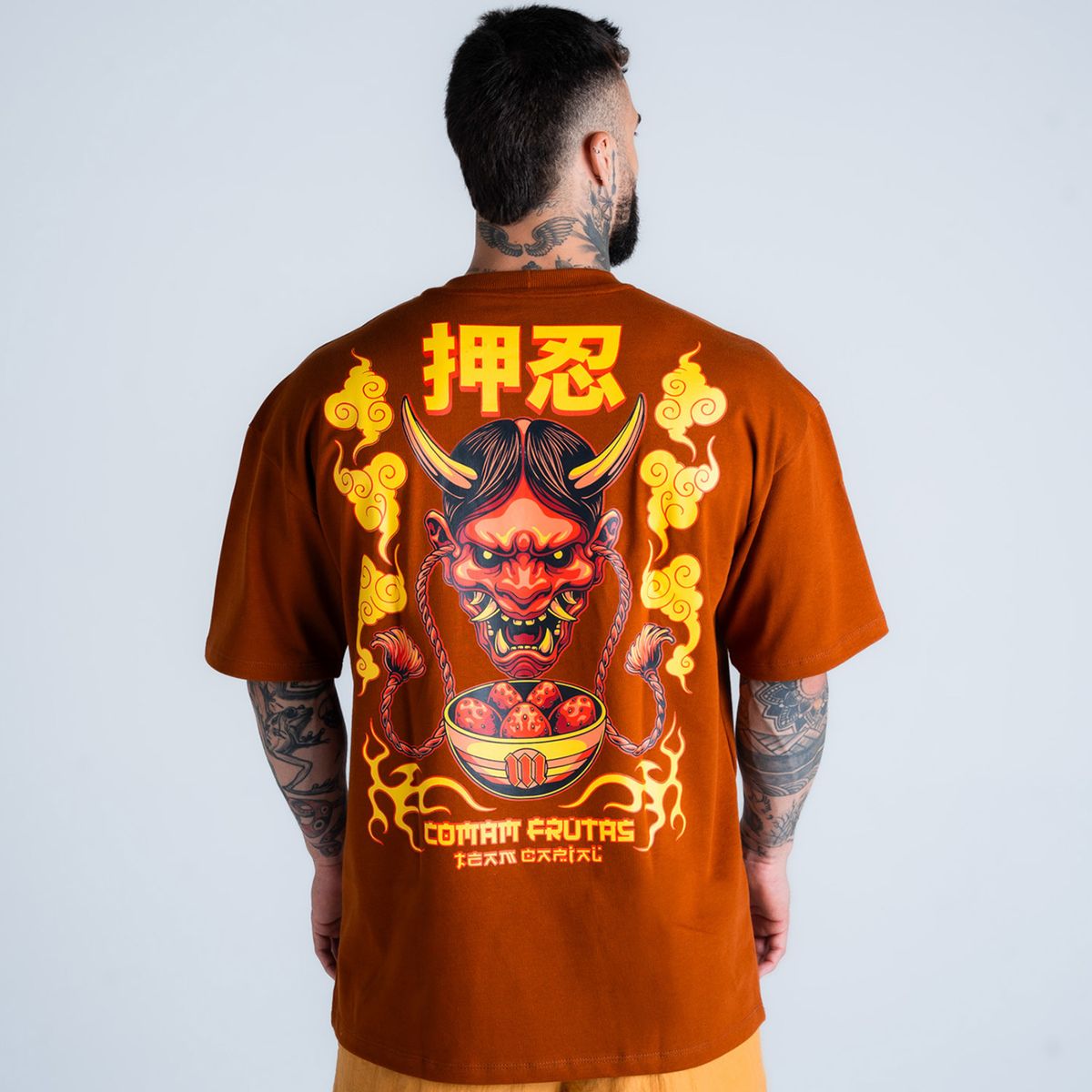 Camiseta Oversized Comam Frutas Hanya Marrom