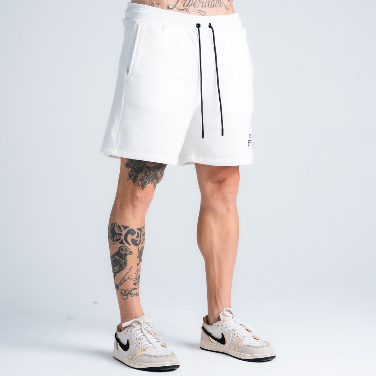 Shorts de Moletom Comam Frutas Off White