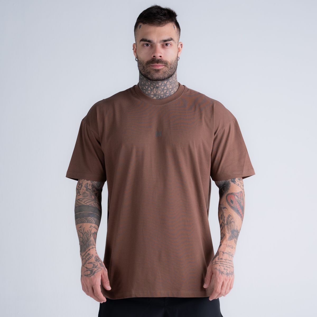 Camiseta Oversized Symbol Dark Brown Mith