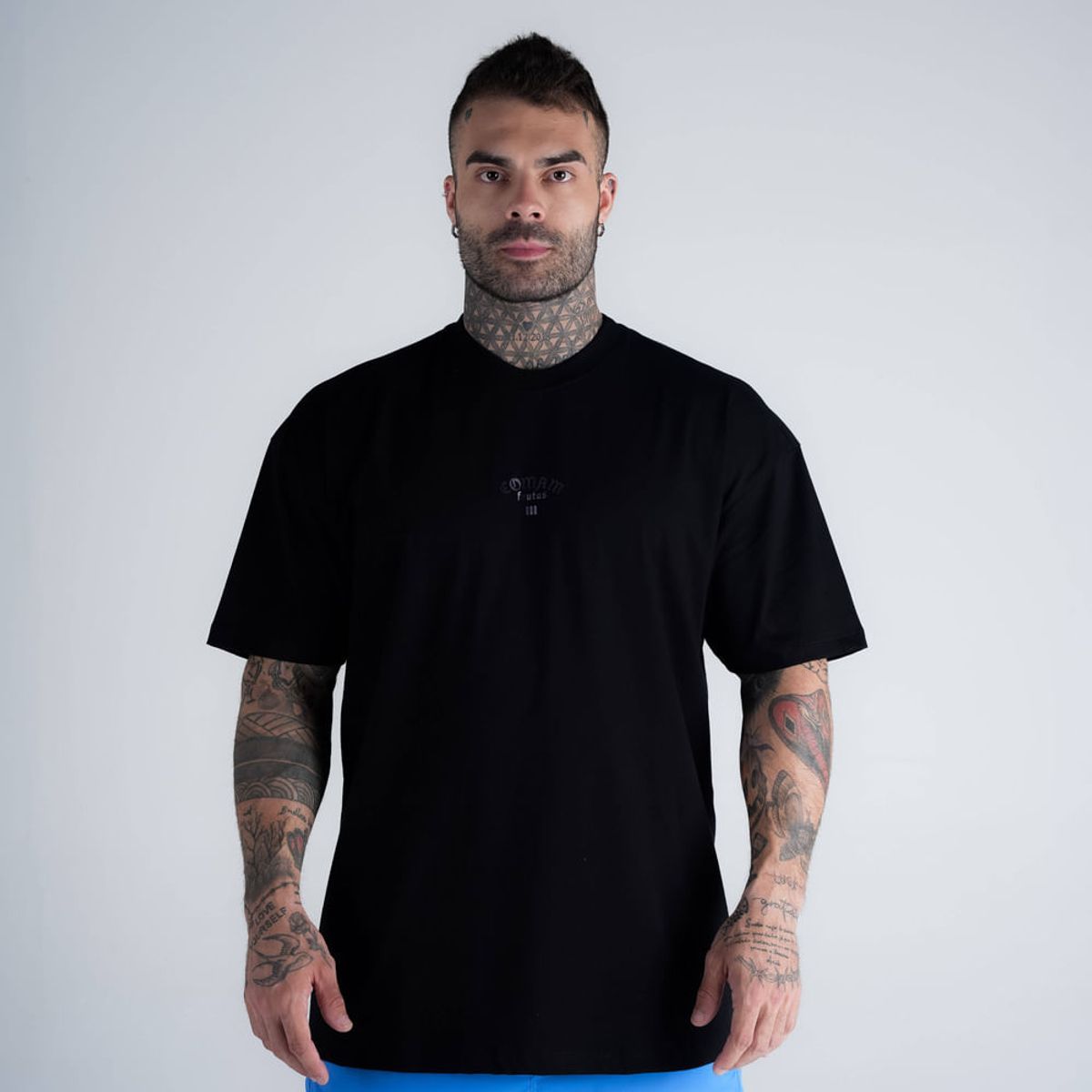 Camiseta Oversized Comam Frutas Quem Faz Dieta é Atleta Logo Preto
