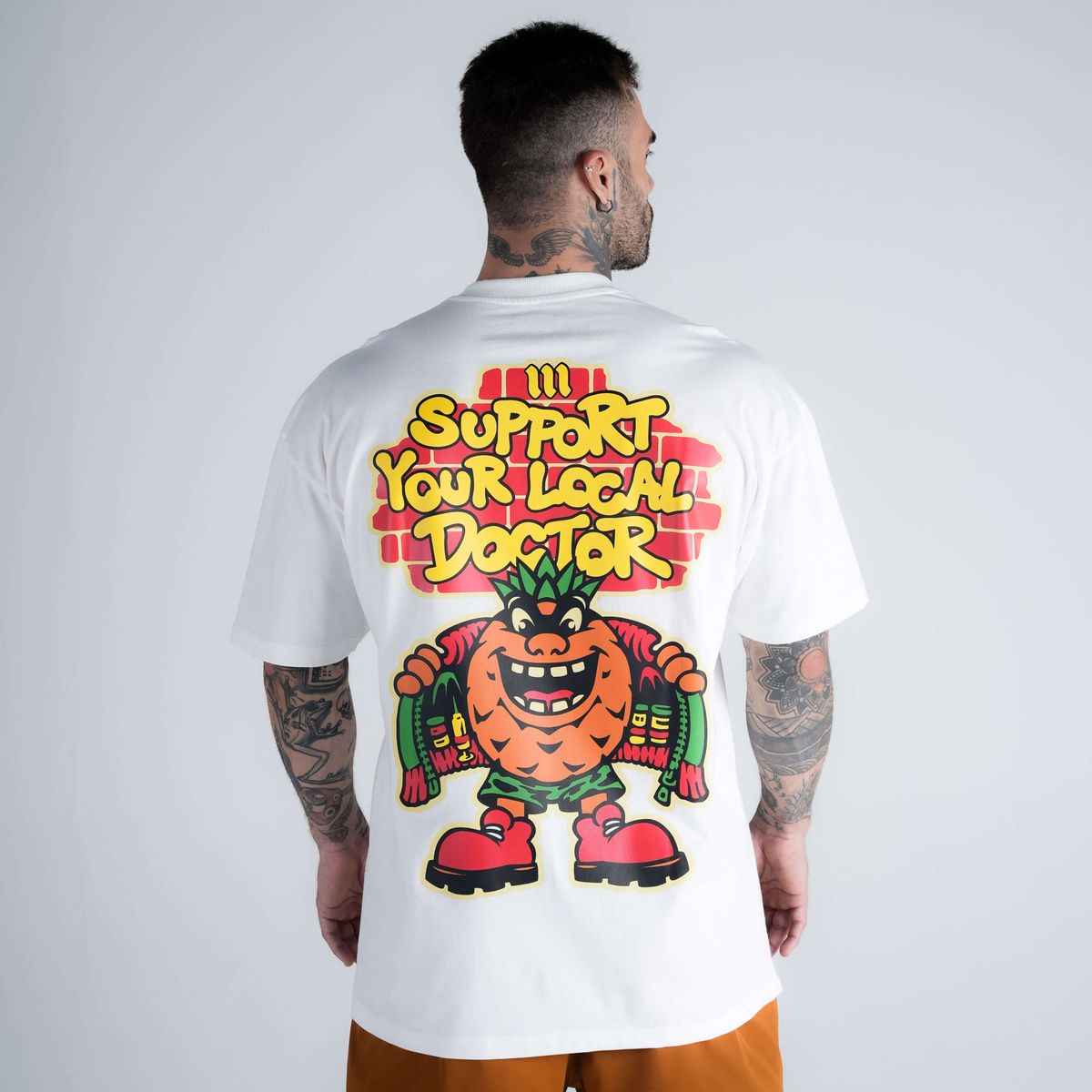 Camiseta Oversized Comam Frutas Support Your Local Off White