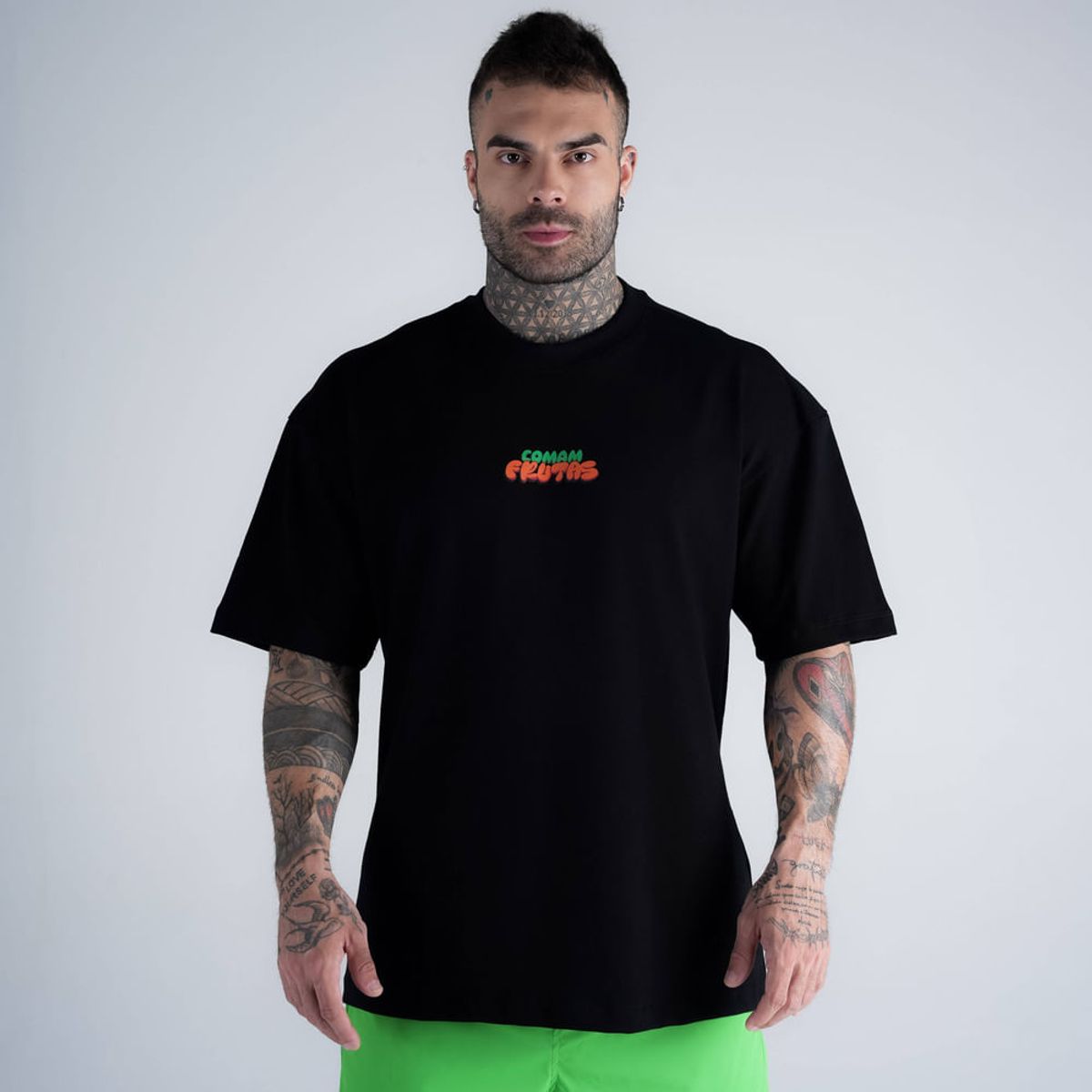 Camiseta Oversized Comam Frutas Toyart Preto