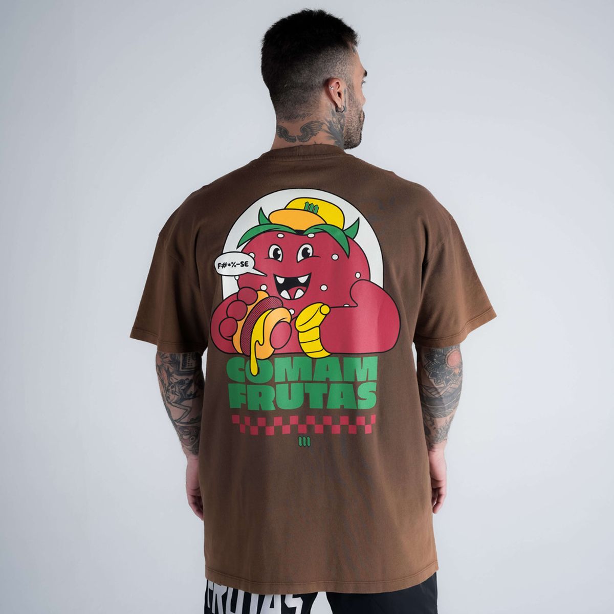 Camiseta Oversized Estonada Comam Frutas Burger Marrom