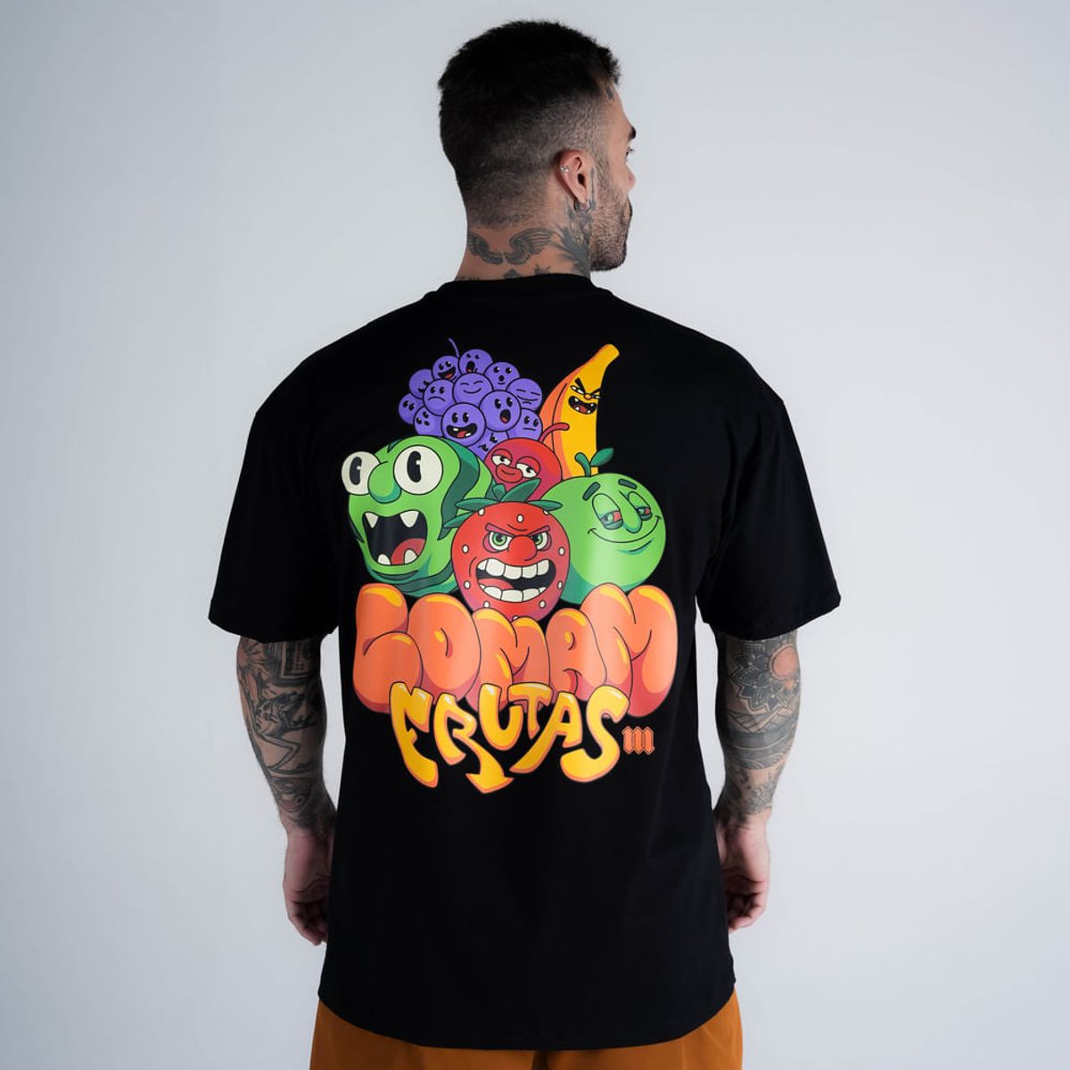 Camiseta Oversized Comam Frutas Angry Fruits Preto