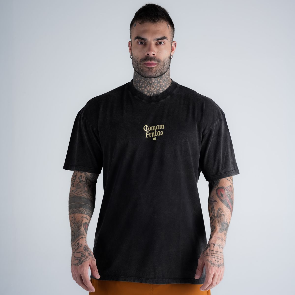 Camiseta Oversized Estonada Comam Frutas GTA Preto