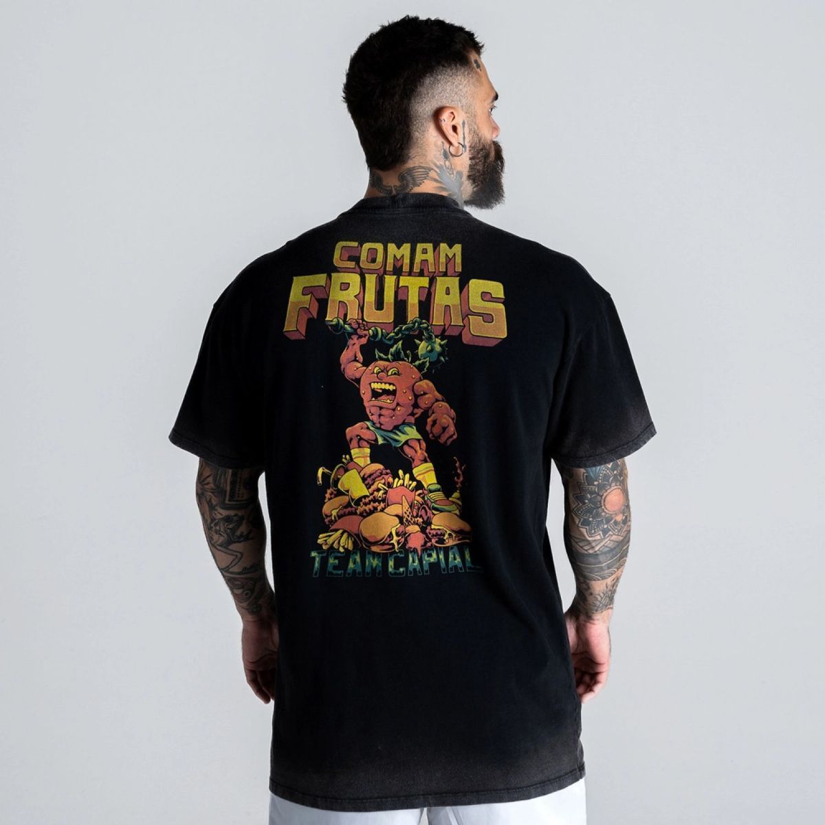 Camiseta Oversized Estonada Comam Frutas Preto