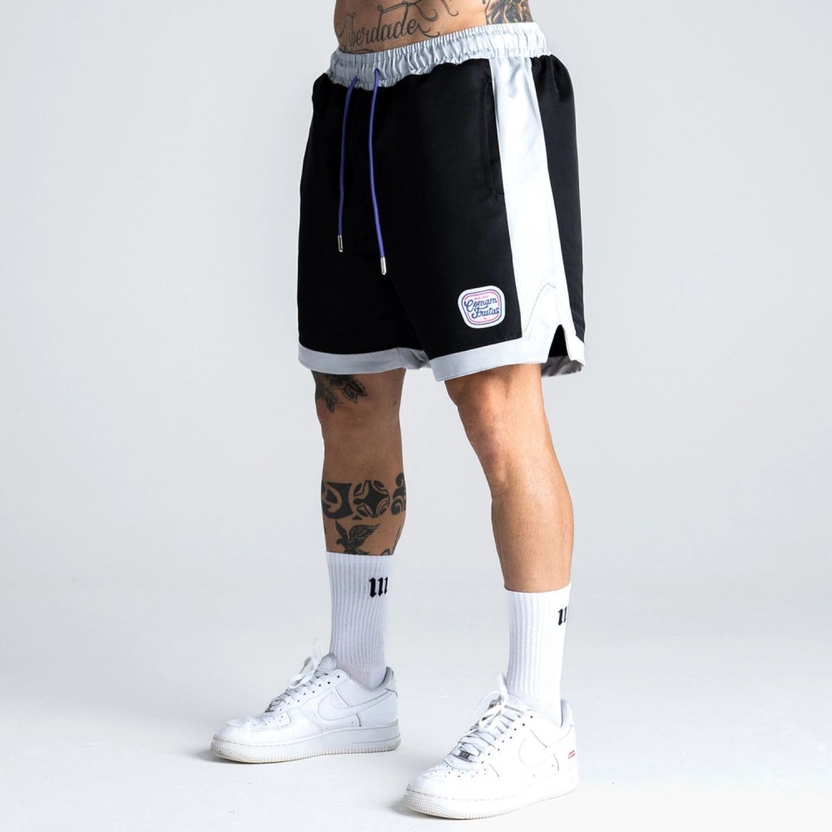 Shorts de Tactel Forrado Comam Frutas Preto