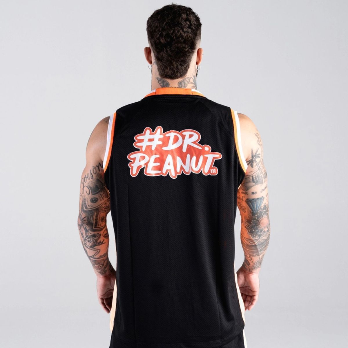 Regata Basqueteira Mith Dr. Peanut Hashtag Preto