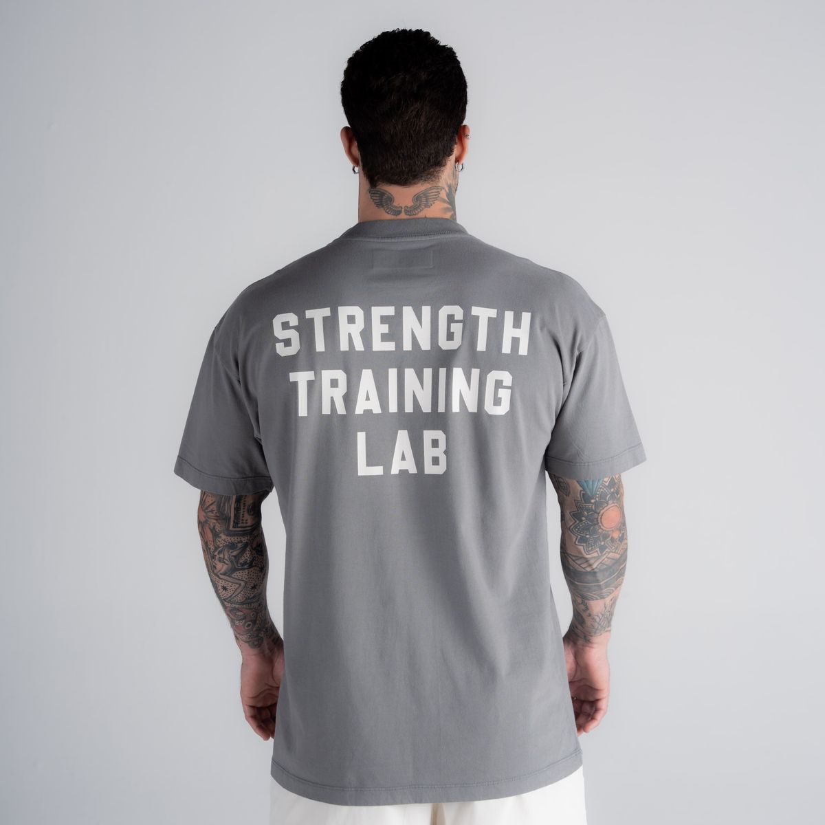 Camiseta Oversized Mith Strength Training Lab Cinza