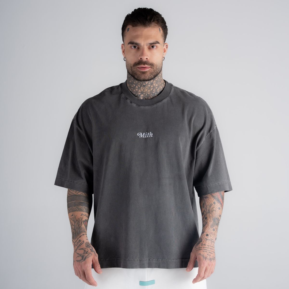 Camiseta Box Estonada Mith Cinza