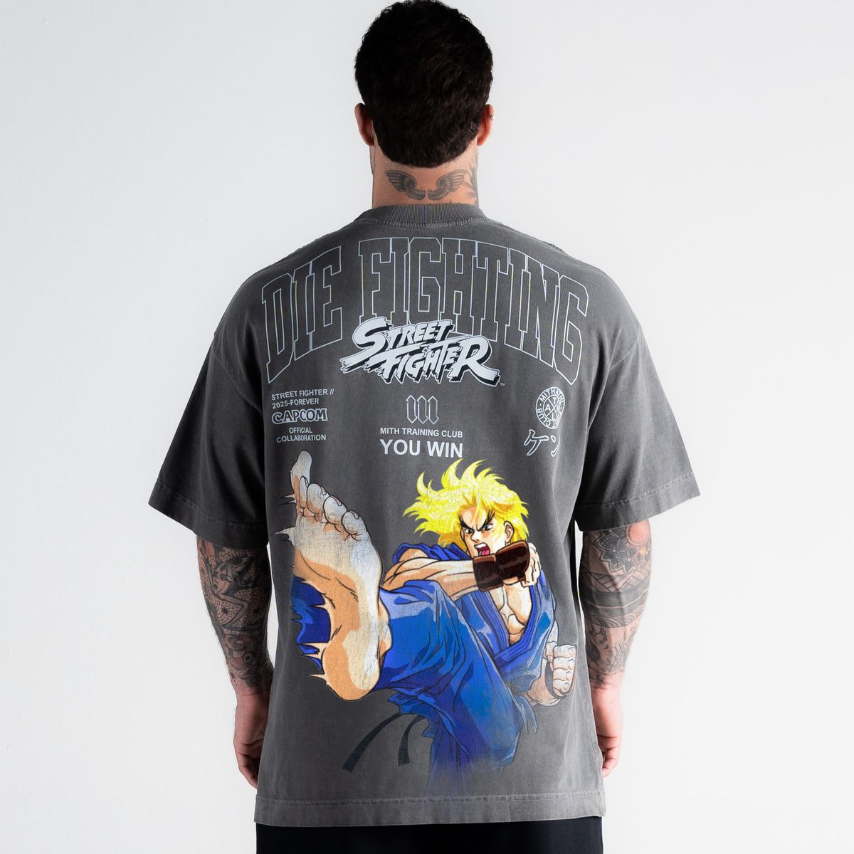 Camiseta Oversized Estonada Street Fighter Ken Cinza